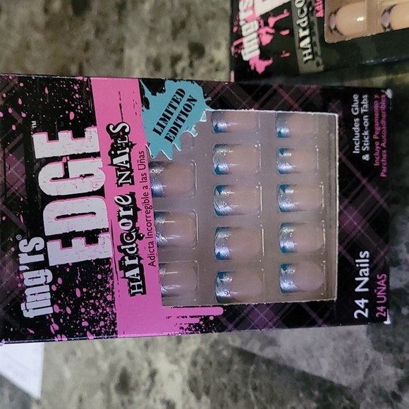 Fing'rs Edge Limited edition nails - Picture 2 of 7
